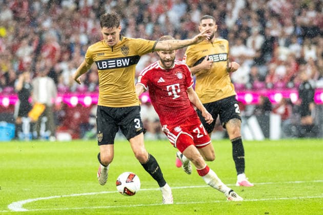 Ramon Hendriks 3 (VfB Stuttgart), Konrad Laimer 27 (FC Bayern Muenchen), Jeff Chabot 24 (VfB Stuttgart), FC Bayern Muenchen - VfB Stuttgart, Fussball Bundesliga, 1. Spieltag, 28.08.2026 DFB regulations prohibit any use of photographs as image sequences and or quasi-video Muenchen Bayern Deutschland *** Ramon Hendriks 3 VfB Stuttgart, Konrad Laimer 27 FC Bayern Munich, Jeff Chabot 24 VfB Stuttgart, FC Bayern Munich vs. VfB Stuttgart, Bundesliga, Matchday 1, August 28, 2026. DFB regulations prohibit any use of photographs as image sequences and or quasi-video. Munich, Bayern, Germany Copyright: xkolbert-press UlrichxGamelx