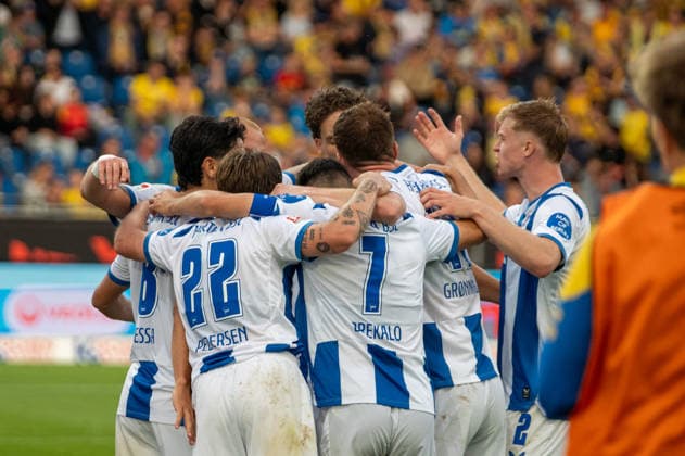 Deutschland: Fussball 2. Bundesliga, 3. Spieltag 2026 2027, Eintracht Braunschweig - Hertha BSC am 28.08.2026 in Braunschweig (Eintracht-Stadion): Tor zum 2:4 Josip Brekalo (Hertha BSC, 7) Elfmeter Jubel, Freude, Torjubel, Emotionen *** German Soccer 2. Bundesliga, Matchday 3, 2026–2027, Eintracht Braunschweig vs. Hertha BSC on August 28, 2026, at Eintracht Stadium in Braunschweig; 2-4 goal by Josip Brekalo of Hertha BSC, 7th penalty kick; celebration, joy, goal celebration, emotions Copyright: xSvenxHeidmannx