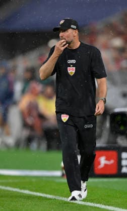 Trainer Coach Sebastian Hoeness VfB Stuttgart am Spielfeldrand Gestik Geste pfeift FC Bayern Muenchen FCB vs VfB Stuttgart 28.08.2026 DFL REGULATIONS PROHIBIT ANY USE OF PHOTOGRAPHS AS IMAGE SEQUENCES AND OR QUASI-VIDEO FC Bayern Muenchen FCB vs VfB Stuttgart *** Coach Sebastian Hoeness of VfB Stuttgart on the sidelines, gesturing as FC Bayern Munich (FCB) faces VfB Stuttgart on August 28, 2026. DFL regulations prohibit any use of photographs as image sequences and or quasi-video content.EO FC Bayern Munich (FCB) vs. VfB Stuttgart