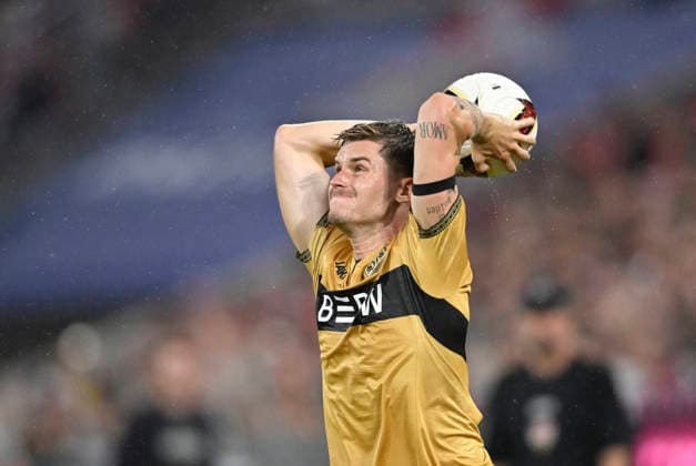 Ramon Hendriks VfB Stuttgart (03) Aktion Einwurf FC Bayern Muenchen FCB vs VfB Stuttgart 28.08.2026 DFL REGULATIONS PROHIBIT ANY USE OF PHOTOGRAPHS AS IMAGE SEQUENCES AND OR QUASI-VIDEO FC Bayern Muenchen FCB vs VfB Stuttgart *** Ramon Hendriks, VfB Stuttgart 03, Throw-in, FC Bayern Munich, FCB vs. VfB Stuttgart, August 28, 2026. DFL regulations prohibit any use of photographs as image sequences and or quasi-video. FC Bayern Munich FCB vs. VfB Stuttgart