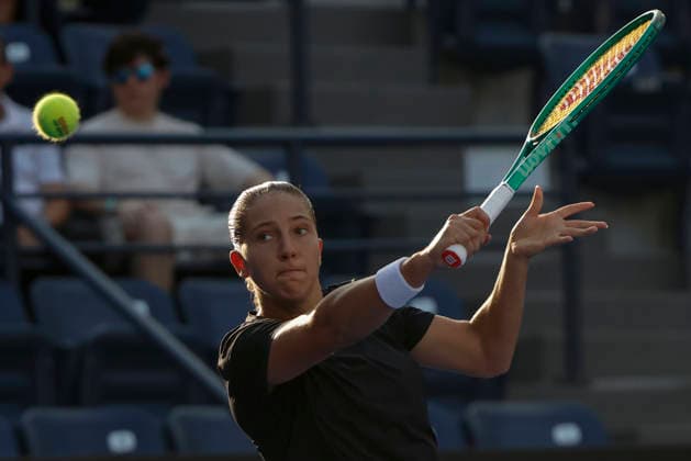August 28, 2026, Monterrey, Nuevo Leon, Mexico: Diane Parry (FRA) in action against Ann Li (USA) during the semifinals of the GNP Seguros WTA, Tennis Damen 500 Open at Club Sonoma in Monterrey, Nuevo LeoÂ³n. Monterrey Mexico - ZUMAo125 20260828_zip_o125_010 Copyright: xAntonioxOjedax