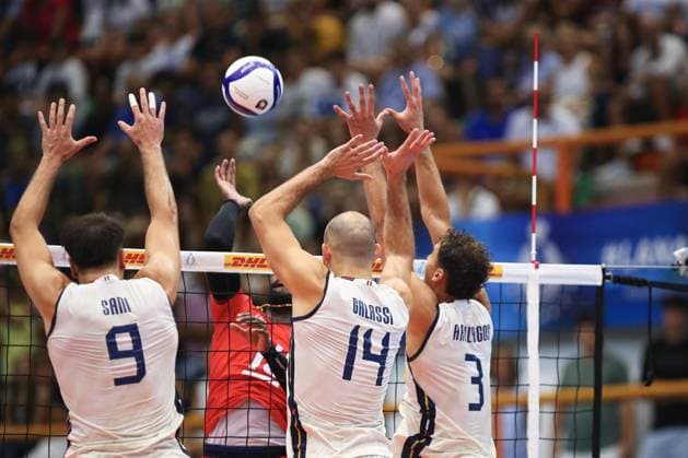 IPA87881071 - Block by Italy during the 2026 FIPAV Men s Elite Cup match between Italy and Cuba—FIPAV Men s Elite Cup: Italy vs. Cuba, Volleyball Exhibition Match in Messina, Italy, August 28, 2026  Copyright: xMassimilianoxCarnabuci IPAxSportx xx 87881071