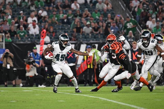 PHILADELPHIA, PA - AUGUST 28: Philadelphia Eagles receiver Erik Ezukanma 49 runs with the ball during the pre season game between the Philadelphia Eagles and the Cincinnati Bengals on August 28th, 2026 at Lincoln Financial Field in Philadelphia, PA. (Photo by Terence Lewis Icon Sportswire) NFL, American Football Herren, USA AUG 28 Bengals at Eagles EDITORIAL USE ONLY Icon260828005