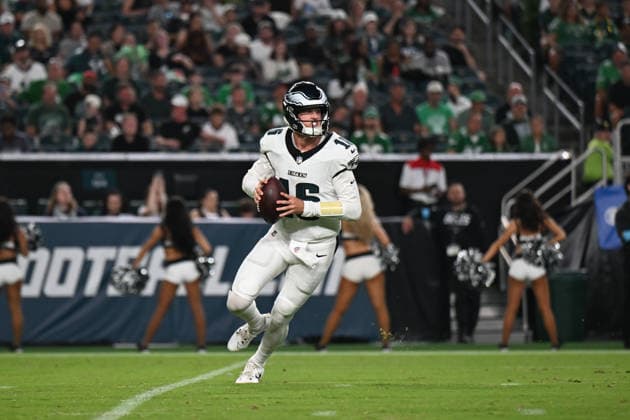 PHILADELPHIA, PA - AUGUST 28: Philadelphia Eagles quarterback Tanner McKee 16 looks to throw during the pre season game between the Philadelphia Eagles and the Cincinnati Bengals on August 28th, 2026 at Lincoln Financial Field in Philadelphia, PA. (Photo by Terence Lewis Icon Sportswire) NFL, American Football Herren, USA AUG 28 Bengals at Eagles EDITORIAL USE ONLY Icon260828006