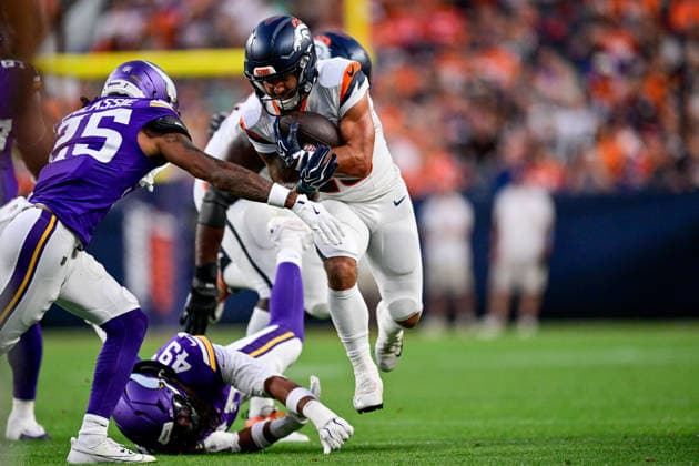 DENVER, CO - AUGUST 28: Denver Broncos running back Cody Shrader (25) carries the ball during a preseason game between the Minnesota Vikings and the Denver Broncos at Empower Field at Mile High on August 28, 2026 in Denver, Colorado. (Photo by Dustin Bradford Icon Sportswire) NFL, American Football Herren, USA AUG 28 Vikings at Broncos EDITORIAL USE ONLY Icon132260828007
