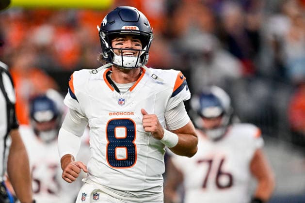 DENVER, CO - AUGUST 28: Denver Broncos quarterback Jarrett Stidham (8) celebrates after a touchdown drive in the first quarter during a preseason game between the Minnesota Vikings and the Denver Broncos at Empower Field at Mile High on August 28, 2026 in Denver, Colorado. (Photo by Dustin Bradford Icon Sportswire) NFL, American Football Herren, USA AUG 28 Vikings at Broncos EDITORIAL USE ONLY Icon132260828008