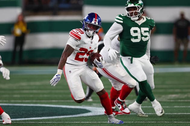 EAST RUTHERFORD, NJ - AUGUST 28: Tyrone Tracy Jr. 29 of the New York Giants runs during the NFL, American Football Herren, USA Pre-season game against the New York Jets on August 28, 2026 at MetLife Stadium in East Rutherford, New Jersey. (Photo by Rich Graessle Icon Sportswire) NFL: AUG 28 Giants at Jets EDITORIAL USE ONLY Icon26082831169
