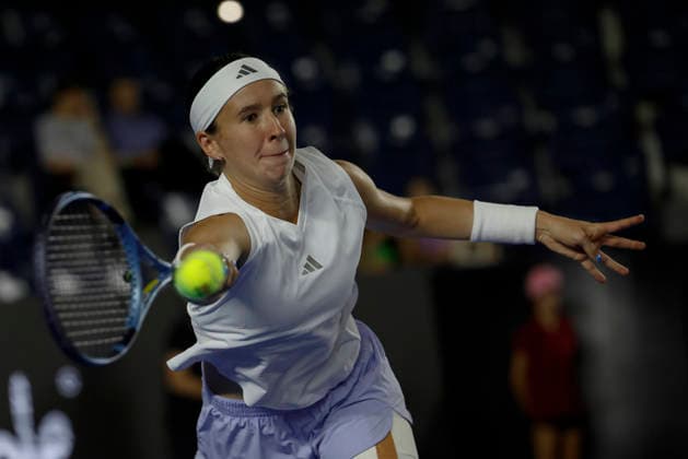 August 28, 2026, Monterrey, Nuevo Leon, Mexico: Nikola Bartunkova (CZE) in action against Elise Mertens (BEL) during the semifinals of the GNP Seguros WTA, Tennis Damen 500 Open at Club Sonoma in Monterrey, Nuevo Leon. Monterrey Mexico - ZUMAo125 20260828_zip_o125_027 Copyright: xAntonioxOjedax