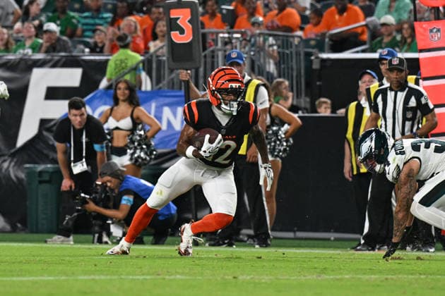 PHILADELPHIA, PA - AUGUST 28: Cincinnati Bengals wide receiver Ke shawn Williams 12 catches the ball for a touchdown during the pre season game between the Philadelphia Eagles and the Cincinnati Bengals on August 28th, 2026 at Lincoln Financial Field in Philadelphia, PA. (Photo by Terence Lewis Icon Sportswire) NFL, American Football Herren, USA AUG 28 Bengals at Eagles EDITORIAL USE ONLY Icon260828011