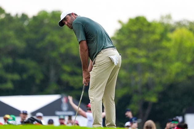 August 28, 2026, Atlanta, Georgia, USA: Scottie Scheffler (USA) lines up a putt on the 5th green during the second round of the 2026 TOUR Championship at East Lake Golf Club. Atlanta USA - ZUMAw109 20260828_fap_w109_043 Copyright: xDebbyxWongx