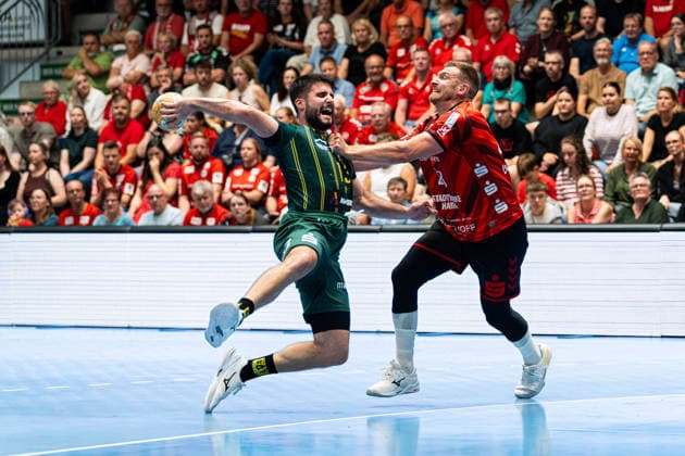 Hamm, Deutschland 28. August 2026: 2. HBL - 2026 2027 - Sp. 1 - ASV Hamm-Westfalen gegen VfL Eintracht Hagen Im Bild: v. li. im Zweikampf Juan de la Pena (Hagen) und Andreas Bornemann (ASV) WESTPRESS Arena Nordrhein Westfalen Copyright: xFotostandx xKruczynskix