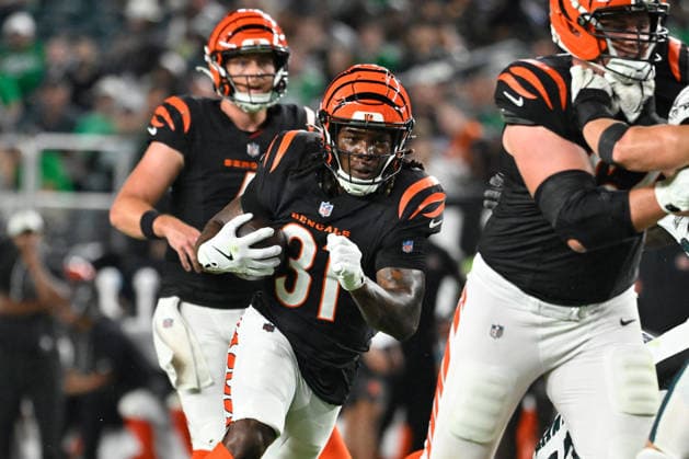 Aug 28, 2026; Philadelphia, Pennsylvania, USA; Cincinnati Bengals halfback Kentrel Bullock (31) runs the ball against the Philadelphia Eagles during the second half at Lincoln Financial Field. Mandatory Credit: -Cal Media NFL, American Football Herren, USA 2026: Bengals Vs Eagles AUG 28  - ZUMAc04_ 20260828_zma_c04_030 Copyright: xEricxCanhax