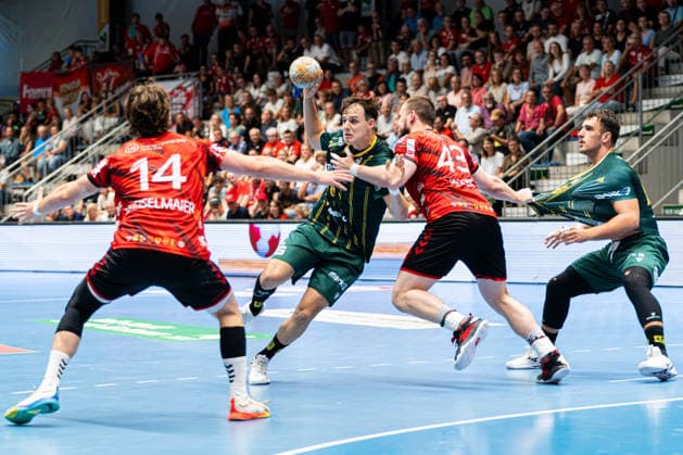 Hamm, Deutschland 28. August 2026: 2. HBL - 2026 2027 - Sp. 1 - ASV Hamm-Westfalen gegen VfL Eintracht Hagen Im Bild: v. li. im Zweikampf Vincent Kreiselmaier (ASV), Lars Genz (Hagen), Jann Keno Jacobs (ASV) und Niklas Henry Pfalzer (Hagen) WESTPRESS Arena Nordrhein Westfalen Copyright: xFotostandx xKruczynskix