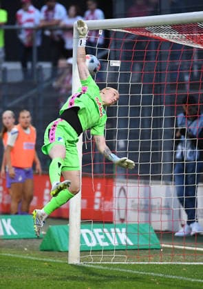 28.08.2026, xophax, Fussball 1.Bundesliga, 1.FC Koeln Frauen-Bundesliga , Frauenfussball. Frauen Bundesliga Google Pixel Frauen.Bundesliga 26 27. 1.FC Köln gegen TSG Hoffenheim. Tor zum 1 zu 0 für den 1.FC Köln. Torfrau Laura Johanna Dick ( TSG Hoffenheim ) kann den Schuss von Beke Sterner ( 1.FC Köln - nicht im Bild ) nicht klären. Koeln *** August 28, 2026, xophax, Soccer 1st Bundesliga, 1. FC Köln Women s Bundesliga, Women s Soccer Women s Bundesliga Google Pixel Women s Bundesliga 26 27 1 FC Cologne vs. TSG Hoffenheim Goal to make it 1–0 for 1 FC Cologne Goalkeeper Laura Johanna Dick TSG Hoffenheim cannot clear the shot by Beke Sterner of 1 FC Cologne (not shown in the frame) Cologne