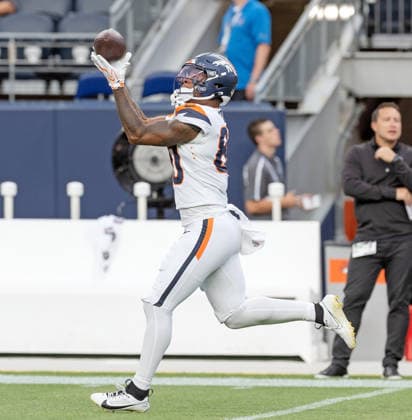 August 28, 2026, Denver, Colorado, USA: Broncos TE JUSTIN JOLY catches a Pass during warm-ups before the start of the 1st. Half at Empower Field at Mile High Friday evening. Broncos beat the Vikings 34-6 in Pre-Season play. Credit Image: ZUMA Press Wire) Denver USA - ZUMAav4_ 20260828_zaf_av4_006 Copyright: xHectorxAcevedox