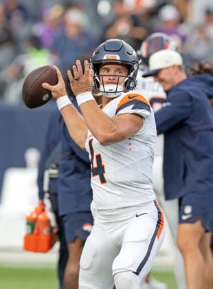 August 28, 2026, Denver, Colorado, USA: Broncos QB SAM EHLINGER readies to throw a pass during warm-ups before the start of the 1st. Half at Empower Field at Mile High Friday evening. Broncos beat the Vikings 34-6 in Pre-Season play. Credit Image: ZUMA Press Wire) Denver USA - ZUMAav4_ 20260828_zaf_av4_010 Copyright: xHectorxAcevedox