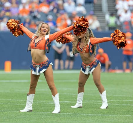 August 28, 2026, Denver, Colorado, USA: The Broncos Cheerleaders entertain the crowd during the 1st. Half at Empower Field at Mile High Friday evening. Broncos beat the Vikings 34-6 in Pre-Season play. Credit Image: ZUMA Press Wire) Denver USA - ZUMAav4_ 20260828_zaf_av4_022 Copyright: xHectorxAcevedox