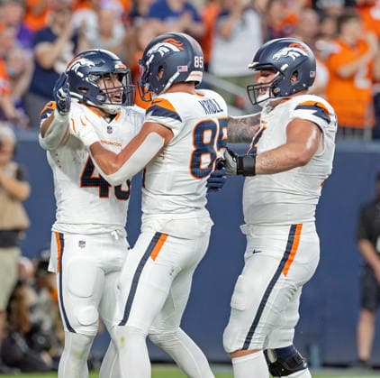 August 29, 2026, Denver, Colorado, USA: Broncos FB ADAM PRENTICE gets congrats from team mates after scoring a TD run during the 1st. Half at Empower Field at Mile High Friday evening. Broncos beat the Vikings 34-6 in Pre-Season play. Credit Image: ZUMA Press Wire) Denver USA - ZUMAav4_ 20260829_zaf_av4_005 Copyright: xHectorxAcevedox