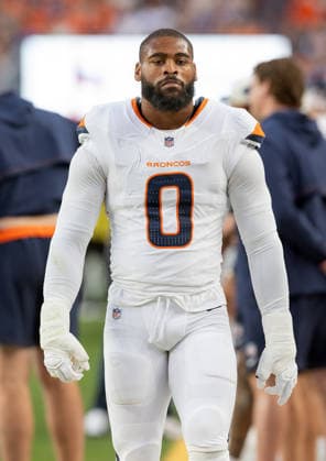 August 29, 2026, Denver, Colorado, USA: Broncos OLB JONATHON COOPER looks on from the bench during the 1st. Half at Empower Field at Mile High Friday evening. Broncos beat the Vikings 34-6 in Pre-Season play. Credit Image: ZUMA Press Wire) NFL, American Football Herren, USA Pre-Season 2026 - Broncos Beat The Vikings 34-6 In Pre-Season Play Friday Evening.  - ZUMAav4_ 20260829_zaf_av4_008 Copyright: xHectorxAcevedox