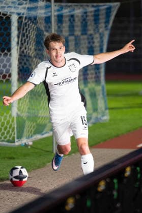 28.08.2026, xhfmx, Fussball Regionalliga Suedwest, SG Barockstadt Fulda-Lehnerz - FSV Frankfurt Nick Doktorczyk (FSV Frankfurt) bejubelt seinen Treffer zum 1:2 gegen den FSV Frankfurt gegen Fulda. Tor, Goal, Jubel, Celebration Fulda