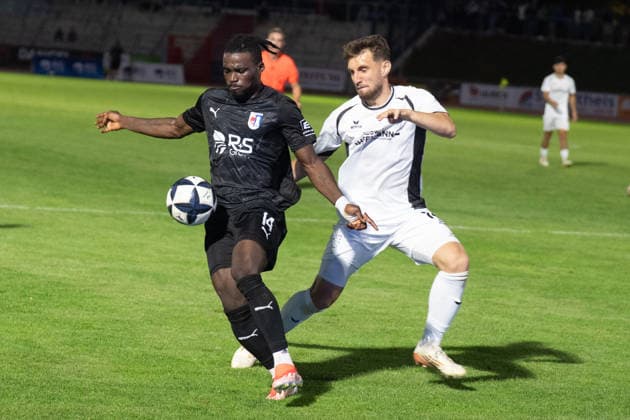 28.08.2026, xhfmx, Fussball Regionalliga Suedwest, SG Barockstadt Fulda-Lehnerz - FSV Frankfurt v.l. Hans Nunoo Sarpei (SG Barockstadt Fulda-Lehnerz), Amar Suljic (FSV Frankfurt) Fulda