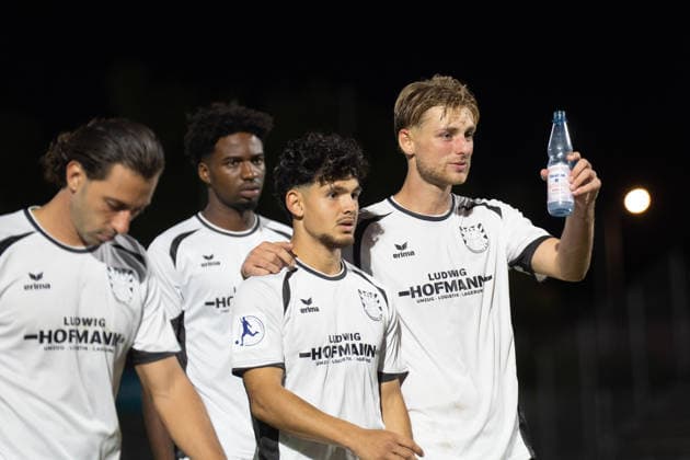 28.08.2026, xhfmx, Fussball Regionalliga Suedwest, SG Barockstadt Fulda-Lehnerz - FSV Frankfurt v.l. Elias Adam Breir (FSV Frankfurt), Phil Kemper (FSV Frankfurt) im Austausch Fulda