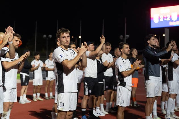 28.08.2026, xhfmx, Fussball Regionalliga Suedwest, SG Barockstadt Fulda-Lehnerz - FSV Frankfurt Die Spieler des FSV Frankfurt bedanken sich bei den Fans Fulda