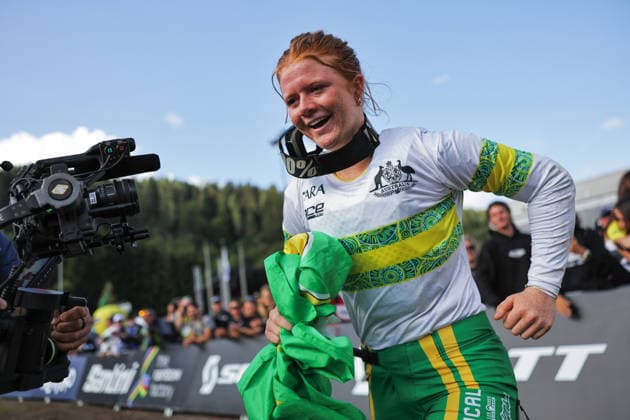 2026 UCI Mountain Bike World Championships Picture by Alex Whitehead SWpix.com - 29 08 2026 - Cycling - 2026 UCI Mountain Bike World Championships - Val di Sole, Trentino, Italy - Downhill (DHI) Final - Women Junior - Tilly Boadle (Australia) celebrates winning to become World Champion Copyright: x xSWpix.comx(t axPhotographyxHubxLtd)xAlexxWhitehead SWpix.comx SWP-3030-20881