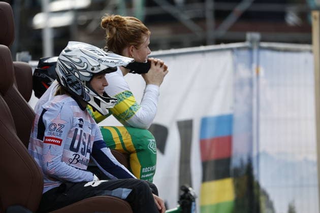 29.08.2026, Daolasa di Commezzadura, Black Snake, 2026 UCI MTB World Championship, WM, Weltmeisterschaft Women Junior s Finals DHI (downhill) Tilly Boadle 20 (AUS) looking the rest of the race from her first place hot seat Daolasa di Commezzadura Black Snake Trento Italy Copyright: xJustPictures.ch FrancescoxMinghettix jp-en-FrMi-_NG_0301