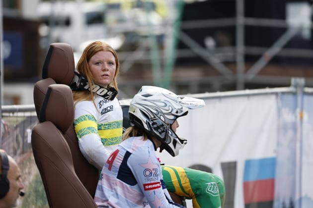 29.08.2026, Daolasa di Commezzadura, Black Snake, 2026 UCI MTB World Championship, WM, Weltmeisterschaft Women Junior s Finals DHI (downhill) Tilly Boadle 20 (AUS) looking the rest of the race from her first place hot seat Daolasa di Commezzadura Black Snake Trento Italy Copyright: xJustPictures.ch FrancescoxMinghettix jp-en-FrMi-_NG_0225