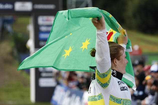 29.08.2026, Daolasa di Commezzadura, Black Snake, 2026 UCI MTB World Championship, WM, Weltmeisterschaft Women Junior s Finals DHI (downhill) Tilly Boadle 20 (AUS) celebrating her victory Daolasa di Commezzadura Black Snake Trento Italy Copyright: xJustPictures.ch FrancescoxMinghettix jp-en-FrMi-_NG_0447