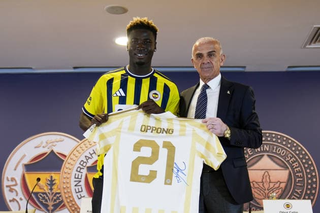 Fenerbahce s new signing Kojo Peprah Oppong ISTANBUL, TURKIYE - AUGUST 29: Fenerbahce s new signing Kojo Peprah Oppong (L) poses with Fenerbahce Football Director Oguz Cetin (R) while holding a jersey during a signing ceremony at Chobani Stadium in Istanbul, Turkiye, on August 29, 2026. Muhammed Ali Yigit Anadolu Istanbul Turkey. Editorial use only. Please get in touch for any other usage.  Copyright: x2026xAnadoluxMuhammedxAlixYigitx