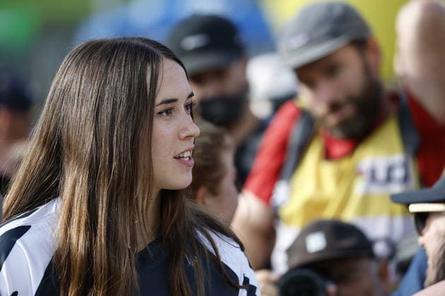 29.08.2026, Daolasa di Commezzadura, Black Snake, 2026 UCI MTB World Championship, WM, Weltmeisterschaft Women Junior s Finals DHI (downhill) Indy Deavoll 5 (NZL) celebrating her third place Daolasa di Commezzadura Black Snake Trento Italy Copyright: xJustPictures.ch FrancescoxMinghettix jp-en-FrMi-_NG_0510