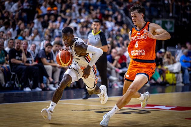 Basketball Köln 27.08.2026 WM Qualifikation Deutschland (GER) - Niederlande (NED) Dennis Schröder Schroeder (Deutschland, No.17) Schröder Schroder Sander Hollanders (Niederlande, No.06)