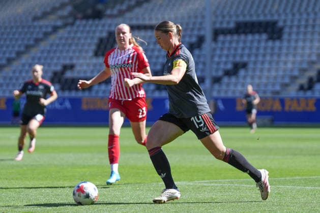 Samantha Steuerwald (1.FC Union Berlin, 19) am Ball , Deutschland, Fussball, GooglePixel Frauen-Bundesliga, 2.Spieltag, 2026 2027, SC Freiburg vs. 1. FC Union Berlin, 29.08.2026, Dreisamstadion, Freiburg Freiburg Dreisamstadion Baden-Wuerttemberg Deutschland *** Samantha Steuerwald, 1. FC Union Berlin, 19, on the ball, Germany, soccer, Google Pixel Women s Bundesliga, Matchday 2, 2026–2027, SC Freiburg vs. 1 FC Union Berlin, August 29, 2026, Dreisamstadion, Freiburg, Dreisamstadion, Baden-Württemberg, Germany Copyright: xArnexAmbergx