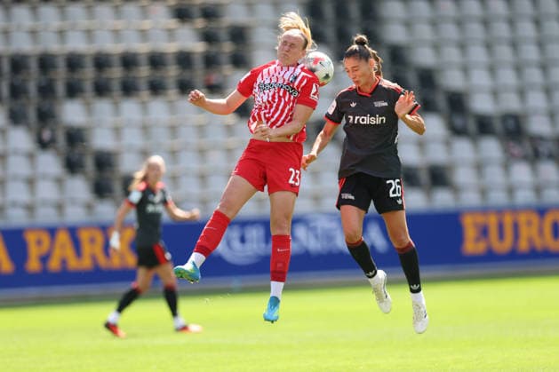 29. August 2026, Fussball, Google Pixel Frauen-Bundesliga, SC Freiburg - 1. FC Union Berlin Luca Birkholz (23, SC Freiburg, li.) im Kopfballduell mit Amber Tysiak (26, 1. FC Union Berlin) Photo: Urs Ottiger *** August 29, 2026, Soccer, Google Pixel Women s Bundesliga, SC Freiburg vs. 1. FC Union Berlin: Luca Birkholz (23), SC Freiburg, left, in a header duel with Amber Tysiak (26), 1. FC Union Berlin. Photo by Urs Ottiger