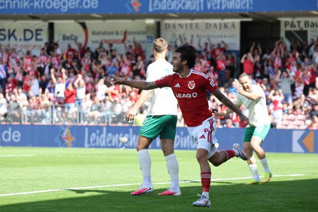 9 Lucas Copado (Energie Cottbus) bejubelt seinen Treffer Fussball 2. Bundesliga 2026 2027 FC Energie Cottbus - SpVgg Greuther Fürth *** 9 Lucas Copado of Energie Cottbus celebrates his goal. Soccer, 2. Bundesliga, 2026–2027: FC Energie Cottbus vs. SpVgg Greuther Fürth