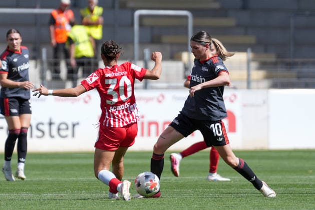 Ä°layda AcÄ±kgöz Ilayda Acikgoez (SC Freiburg, 30) im Zweikampf mit Eileen Campbell (1.FC Union Berlin, 10) , Deutschland, Fussball, GooglePixel Frauen-Bundesliga, 2.Spieltag, 2026 2027, SC Freiburg vs. 1. FC Union Berlin, 29.08.2026, Dreisamstadion, Freiburg Freiburg Dreisamstadion Baden-Wuerttemberg Deutschland *** Ilayda Acikgöz Ilayda Acikgoez SC Freiburg, No. 30, in a tackle with Eileen Campbell, 1 FC Union Berlin, No. 10, Germany, soccer, Google Pixel Women s Bundesliga, Matchday 2, 2026–2027, SC Freiburg vs. 1. FC Union Berlin, August 29, 2026, Dreisamstadion, Freiburg, Dreisamstadion, Baden-Württemberg, Germany Copyright: xArnexAmbergx