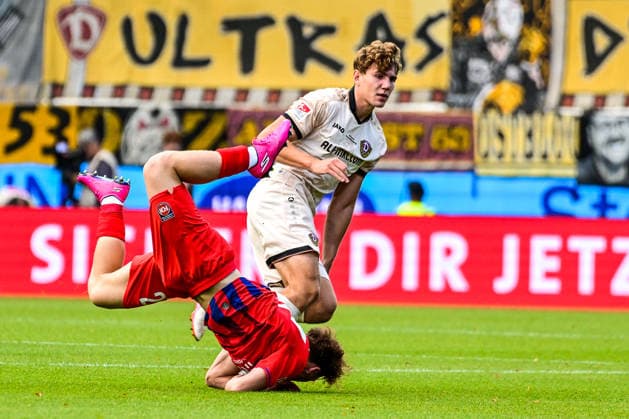 29.08.2026, GER, Fußball, Herren, 2. Bundesliga, 1. FC Heidenheim vs Dynamo Dresden verbissener Einsatz, Michael Heule (Heidenheim, 27), Friedrich Müller (Dresden, 42) setzt sich durch Heidenheim Voith-Arena Baden-Württemberg Deutschland *** August 29, 2026, GER, Soccer, Men s, 2. Bundesliga, 1. FC Heidenheim vs. Dynamo Dresden: a hard-fought match; Michael Heule (Heidenheim, 27) and Friedrich Müller (Dresden, 42) come out on top; Heidenheim Voith Arena, Baden-Württemberg, Germany Copyright: xNordphotox xHafnerx
