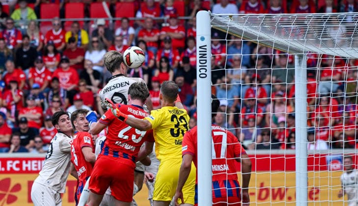 29.08.2026, xemx, Fussball 2.Bundesliga, 1.FC Heidenheim - Dynamo Dresden v.l. Vincent Vermeij (Dynamo Dresden) Goal scored, erziehlt das Tor zum 0:1 (DFL DFB REGULATIONS PROHIBIT ANY USE OF PHOTOGRAPHS as IMAGE SEQUENCES and or QUASI-VIDEO) Heidenheim *** August 29, 2026, xemx, Soccer 2. Bundesliga, 1 FC Heidenheim vs. Dynamo Dresden – Vincent Vermeij (Dynamo Dresden) scores the goal, making it 0–1. DFL and DFB regulations prohibit any use of photographs as image sequences and or quasi-video. Heidenheim