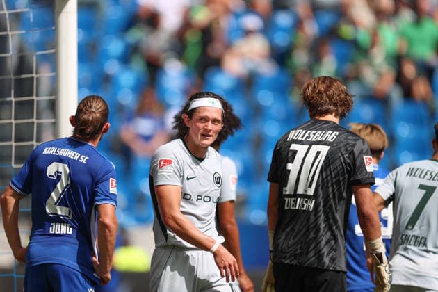 Noch nicht ganz zufrieden Fabian Reese (VfL Wolfsburg, 11), Karlsruher SC vs. VfL Wolfsburg, 2. Bundesliga, 3. Spieltag, 2026 2027, 29.08.2026, DFL REGULATIONS PROHIBIT ANY USE OF PHOTOGRAPHS AS IMAGE SEQUENCES AND OR QUASI-VIDEO, Karlsruher SC vs. VfL Wolfsburg, 2. Bundesliga, 3. Spieltag, 2026 2027, 29.08.2026 Karlsruhe *** Not quite satisfied yet: Fabian Reese, VfL Wolfsburg, 11, Karlsruher SC vs. VfL Wolfsburg, 2. Bundesliga, Matchday 3, 2026–2027, August 29, 2026, DFL REGULATIONS PROHIBIT ANY USE OF PHOTOGRAPHS AS IMAGE SEQUENCES AND OR QUASI-VIDEO, Karlsruher SC vs. VfL Wolfsburg, 2. Bundesliga, Matchday 3, 2026–2027, August 29, 2026, Karlsruhe Copyright: xEibner-Pressefoto JanxPrihodax EP_JPA