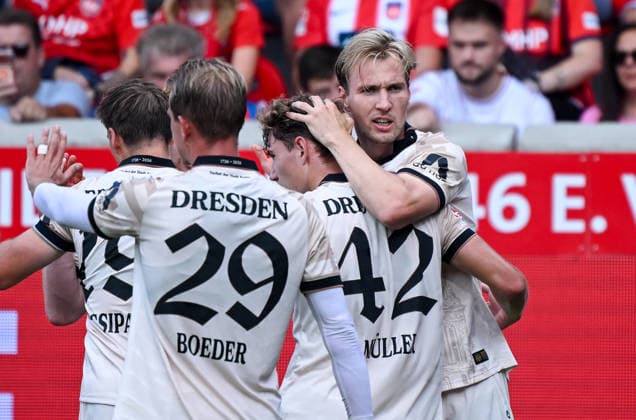 29.08.2026, xemx, Fussball 2.Bundesliga, 1.FC Heidenheim - Dynamo Dresden v.l. Vincent Vermeij (Dynamo Dresden) Jubel, Torjubel, celebrate the goal, jubelt ueber das Tor zum 0:1 (DFL DFB REGULATIONS PROHIBIT ANY USE OF PHOTOGRAPHS as IMAGE SEQUENCES and or QUASI-VIDEO) Heidenheim *** August 29, 2026, xemx, Soccer 2. Bundesliga, 1. FC Heidenheim vs. Dynamo Dresden, Vincent Vermeij (Dynamo Dresden) celebrating, Goal celebration, celebrating the goal, celebrating the 0–1 goal DFL DFB REGULATIONS PROHIBIT ANY USE OF PHOTOGRAPHS as IMAGE SEQUENCES and or QUASI-VIDEO Heidenheim
