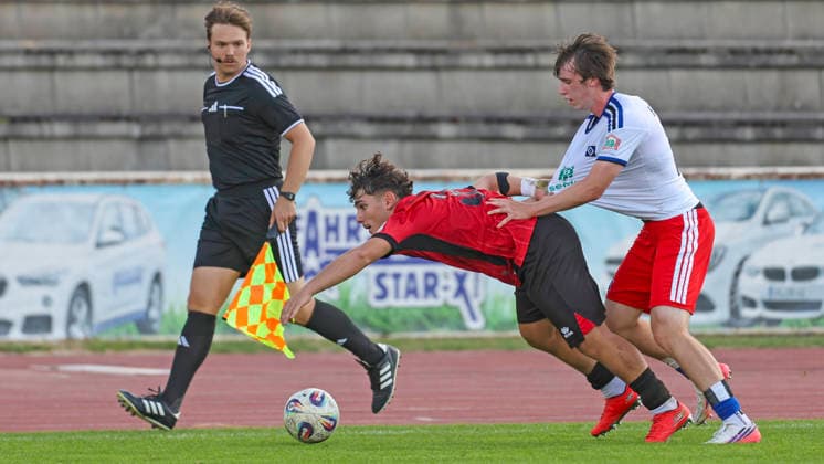 Fussball - DFB-Junioren-Pokal - SV Wehen Wiesbaden - Hamburger SV - 29.08.26, MOHAMED FELDER (SVWW), HENRIK BOMERS (HSV), -