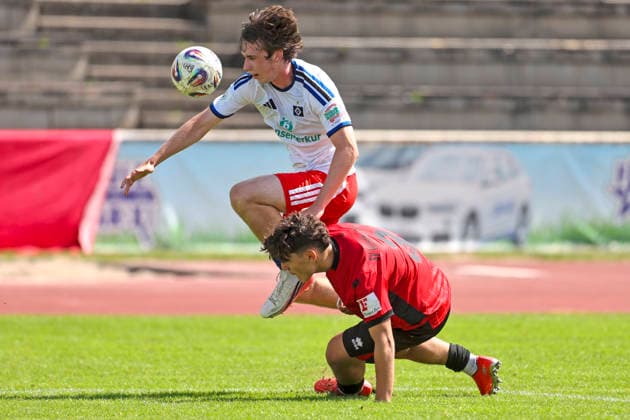 Fussball - DFB-Junioren-Pokal - SV Wehen Wiesbaden - Hamburger SV - 29.08.26, MOHAMED FELDER (SVWW), HENRIK BOMERS (HSV), -