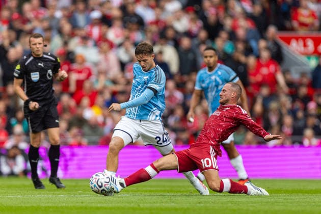 Football - FA Premier League - Liverpool FC v Nottingham Forest FC LIVERPOOL, ENGLAND - Saturday, August 29, 2026: Liverpool s Alexis Mac Allister challenges Nottingham Forest s James McAtee (L) during the FA Premier League match between Liverpool FC and Nottingham Forest FC at Anfield. (Photo by David Rawcliffe Propaganda) LIVERPOOL Anfield MERSEYSIDE ENGLAND  Copyright: xDavidxRawcliffex P2026-08-29-Liverpool_Nottingham_Forest-25