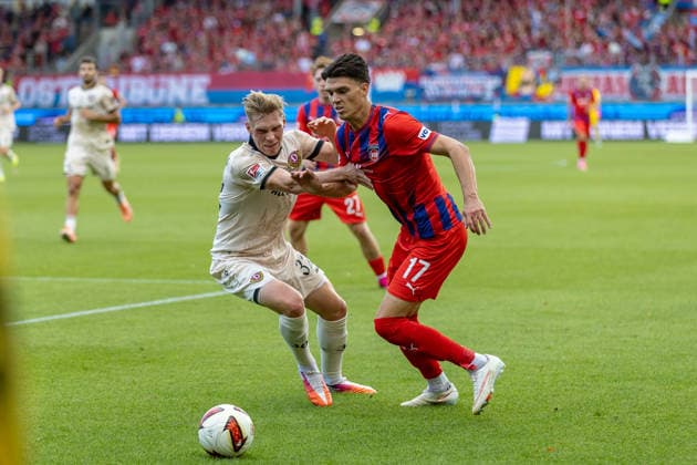 Harter Zweikampf Jonas Sterner (SG Dynamo Dresden, 32) haelt Mathias Honsak (1.FC Heidenheim, 17) Mimik Kraft Power, GER, 1.FC Heidenheim vs. SG Dynamo Dresden, Fussball, 2. Bundesliga, 03. Spieltag, Spielzeit 2026 2027, 29.08.2026, DFL DFB REGULATIONS PROHIBIT ANY USE OF PHOTOGRAPHS AS IMAGE SEQUENCES AND OR QUASI-VIDEO, GER, 1.FC Heidenheim vs. SG Dynamo Dresden, Fussball, 2. Bundesliga, 03. Spieltag, Spielzeit 2026 2027, 29.08.2026 Heidenheim *** Fierce tackle by Jonas Sterner (SG Dynamo Dresden, 32) on Mathias Honsak (1. FC Heidenheim, 17). Mimik Kraft Power, GER, 1. FC Heidenheim vs. SG Dynamo Dresden, Soccer, 2. Bundesliga, Matchday 3, 2026–2027 season, August 29, 2026, DFL and DFB regulations prohibit any use of photographs as image sequences and or quasi-video, GER, 1 FC Heidenheim vs. SG Dynamo Dresden, soccer, 2. Bundesliga, Matchday 3, 2026–2027 season, August 29, 2026, Heidenheim Copyright: xEibner-Pressefoto JanixPlessx EP_JPL