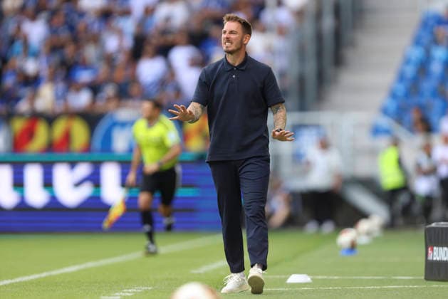 Trainer Tobias Strobl (VFL Wolfsburg) gestikuliert, Gestik waehrend des Spiels der 2. Bundesliga zwischen Karlsruher SC und VfL Wolfsburg, BBBank Wildpark am 29. August 2026 in Karlsruhe, Deutschland. (Foto von Oliver Kaelke DeFodi Images) +++ Trainer Tobias Strobl (VFL Wolfsburg) gestures during the 2nd Bundesliga match between Karlsruher SC and VfL Wolfsburg at BBBank Wildpark on August 29, 2026 in Karlsruhe, Germany. (Photo by Oliver Kaelke DeFodi Images) DFB DFL REGULATIONS PROHIBIT ANY USE OF PHOTOGRAPHS AS IMAGE SEQUENCES AND OR QUASI-VIDEO. (Photo by Oliver Kaelke DeFodi Images) - *** VFL Wolfsburg coach Tobias Strobl gestures during the 2. Bundesliga match between Karlsruher SC and VfL Wolfsburg, BBBank Wildpark on August 29, 2026, in Karlsruhe, Germany. Photo by Oliver Kaelke, DeFodi Images. Coach Tobias Strobl of VFL Wolfsburg gestures during the 2nd Bundesliga match between Karlsruher SC and VfL Wolfsburg at BBBank Wildpark on August 29, 2026 in Karlsruhe, Germany. Photo by Oliver Kaelke, DeFodi Images. DFB and DFL regulations prohibit any use of photographs as image sequences and or quasi-video. Photo by Oliver Kaelke, DeFodi Images.