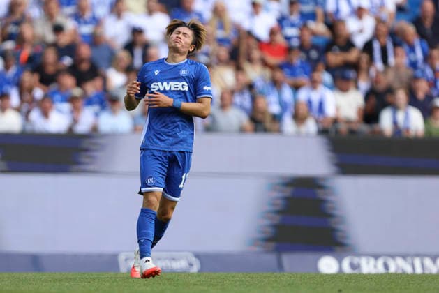 Shio Fukuda (Karlsruher SC) gestikuliert, Gestik, ist enttaeuscht waehrend des Spiels der 2. Bundesliga zwischen Karlsruher SC und VfL Wolfsburg, BBBank Wildpark am 29. August 2026 in Karlsruhe, Deutschland. (Foto von Oliver Kaelke DeFodi Images) +++ Shio Fukuda (Karlsruher SC) gestures, looks dejected during the 2nd Bundesliga match between Karlsruher SC and VfL Wolfsburg at BBBank Wildpark on August 29, 2026 in Karlsruhe, Germany. (Photo by Oliver Kaelke DeFodi Images) DFB DFL REGULATIONS PROHIBIT ANY USE OF PHOTOGRAPHS AS IMAGE SEQUENCES AND OR QUASI-VIDEO. (Photo by Oliver Kaelke DeFodi Images) - *** Shio Fukuda of Karlsruher SC gestures, looking dejected during the 2. Bundesliga match between Karlsruher SC and VfL Wolfsburg, BBBank Wildpark on August 29, 2026, in Karlsruhe, Germany. Photo by Oliver Kaelke, DeFodi Images. Shio Fukuda of Karlsruher SC gestures and looks dejected during the 2nd Bundesliga match between Karlsruher SC and VfL Wolfsburg at BBBank Wildpark on August 29, 2026 in Karlsruhe, Germany. Photo by Oliver Kaelke, DeFodi Images. DFB and DFL regulations prohibit any use of photographs as image sequences and or quasi-video. Photo by Oliver Kaelke, DeFodi Images