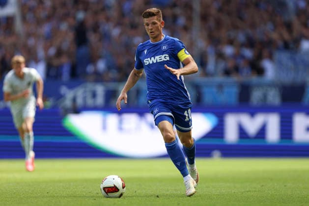 Marvin Wanitzek (Karlsruher SC) in Aktion, am Ball, Einzelaktion waehrend des Spiels der 2. Bundesliga zwischen Karlsruher SC und VfL Wolfsburg, BBBank Wildpark am 29. August 2026 in Karlsruhe, Deutschland. (Foto von Oliver Kaelke DeFodi Images) +++ Marvin Wanitzek (Karlsruher SC) controls the ball during the 2nd Bundesliga match between Karlsruher SC and VfL Wolfsburg at BBBank Wildpark on August 29, 2026 in Karlsruhe, Germany. (Photo by Oliver Kaelke DeFodi Images) DFB DFL REGULATIONS PROHIBIT ANY USE OF PHOTOGRAPHS AS IMAGE SEQUENCES AND OR QUASI-VIDEO. (Photo by Oliver Kaelke DeFodi Images) - *** Marvin Wanitzek of Karlsruher SC in action, on the ball, making a solo run during the 2. Bundesliga match between Karlsruher SC and VfL Wolfsburg, BBBank Wildpark on August 29, 2026, in Karlsruhe, Germany. Photo by Oliver Kaelke, DeFodi Images. Marvin Wanitzek of Karlsruher SC controls the ball during the 2nd Bundesliga match between Karlsruher SC and VfL Wolfsburg at BBBank Wildpark on August 29, 2026 in Karlsruhe, Germany. Photo by Oliver Kaelke, DeFodi Images. DFB and DFL regulations prohibit any use of photographs as image sequences and or quasi-video. Photo by Oliver Kaelke, DeFodi Images