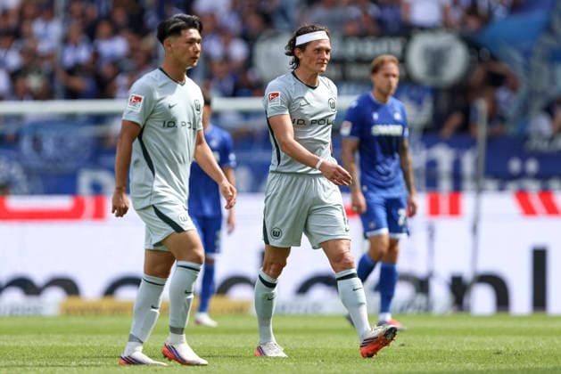 Fabian Reese (VFL Wolfsburg) schaut waehrend des Spiels der 2. Bundesliga zwischen Karlsruher SC und VfL Wolfsburg, BBBank Wildpark am 29. August 2026 in Karlsruhe, Deutschland. (Foto von Oliver Kaelke DeFodi Images) +++ Fabian Reese (VFL Wolfsburg) looks on during the 2nd Bundesliga match between Karlsruher SC and VfL Wolfsburg at BBBank Wildpark on August 29, 2026 in Karlsruhe, Germany. (Photo by Oliver Kaelke DeFodi Images) DFB DFL REGULATIONS PROHIBIT ANY USE OF PHOTOGRAPHS AS IMAGE SEQUENCES AND OR QUASI-VIDEO. (Photo by Oliver Kaelke DeFodi Images) - *** Fabian Reese of VFL Wolfsburg watches during the 2. Bundesliga match between Karlsruher SC and VfL Wolfsburg, BBBank Wildpark on August 29, 2026, in Karlsruhe, Germany Photo by Oliver Kaelke DeFodi Images Fabian Reese of VFL Wolfsburg looks on during the 2nd Bundesliga match between Karlsruher SC and VfL Wolfsburg at BBBank Wildpark on August 29, 2026 in Karlsruhe, Germany. Photo by Oliver Kaelke, DeFodi Images. DFB and DFL regulations prohibit any use of photographs as image sequences and or quasi-video. Photo by Oliver Kaelke, DeFodi Images